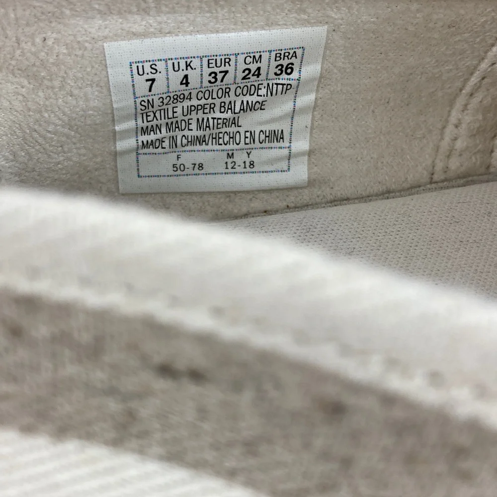 Skechers BOBS Beige and Cream Canvas Espadrilles sz 7